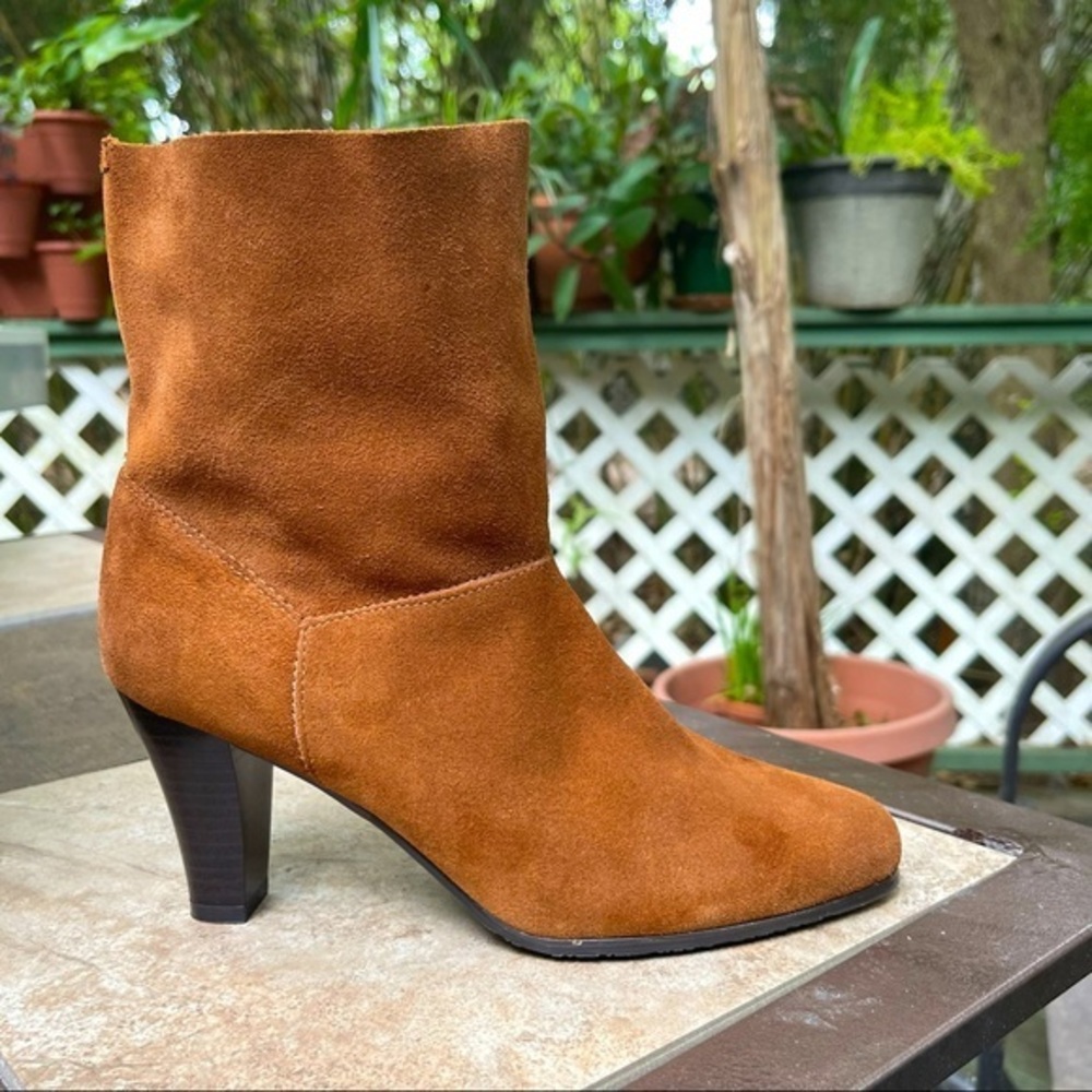 Leather Cognac Rounded Toe Boots 7.5